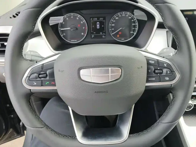 Geely Binyue — Фото автомобиля 10