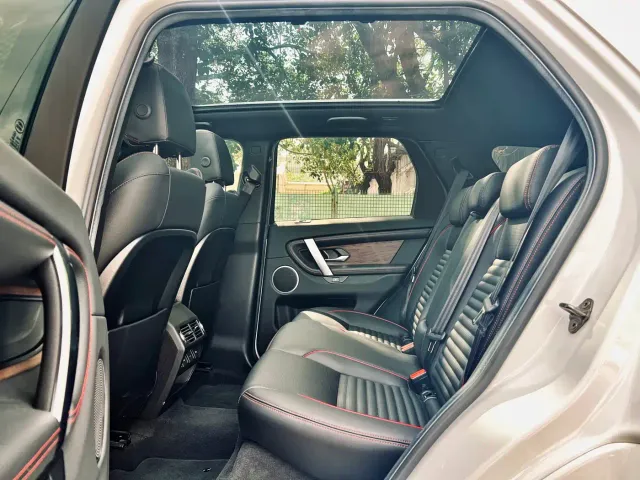Land Rover Discovery Sport — Фото автомобиля 8
