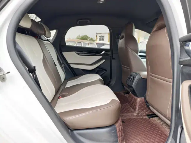 BYD Qin PLUS — Фото автомобиля 12