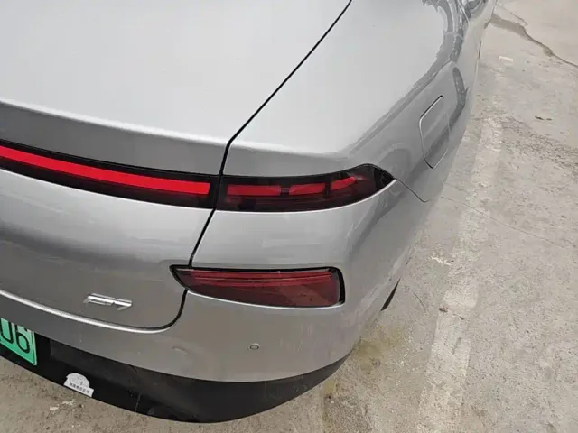 Xpeng P7 — Фото автомобиля 7
