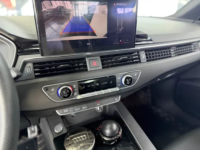 Audi Audi A4L 2024 40 TFSI Luxury Dynamic — Фото автомобиля 10