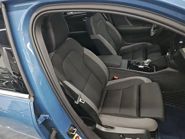 Volvo XC40 — Фото автомобиля 24