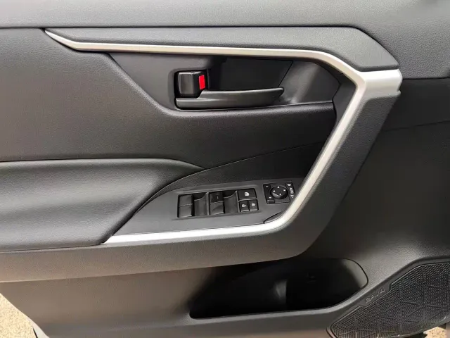 Toyota RAV4 Rongfang Dual Engine E+ — Фото автомобиля 23
