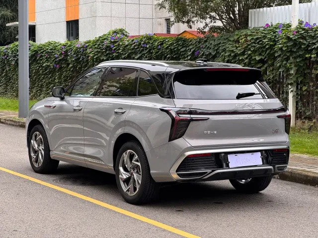 Hongqi HS3 — Фото автомобиля 6
