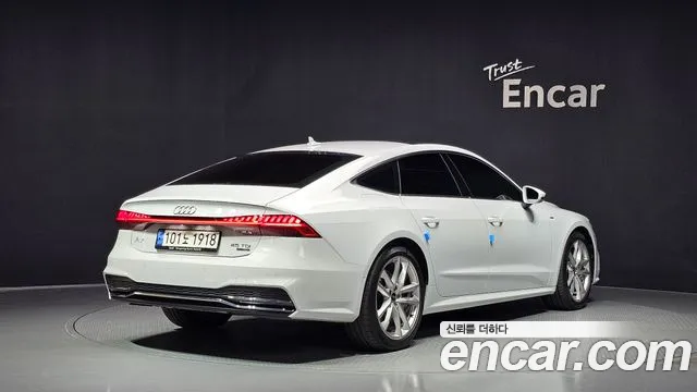Audi A7 4K — Фото автомобиля 2