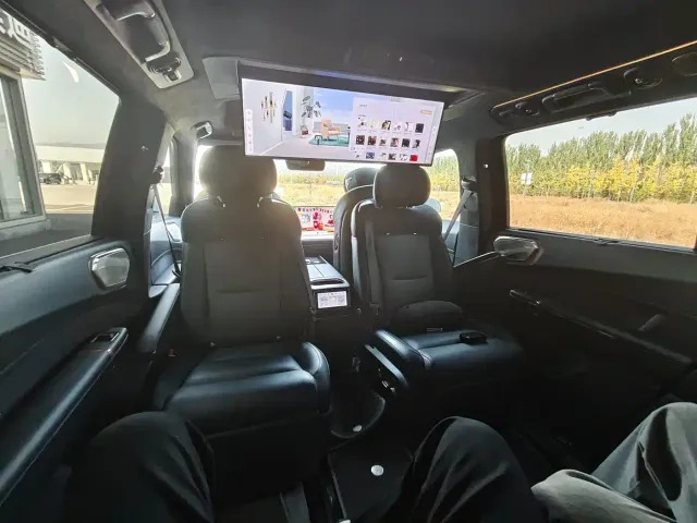 Lynk & Co 900 — Фото автомобиля 4