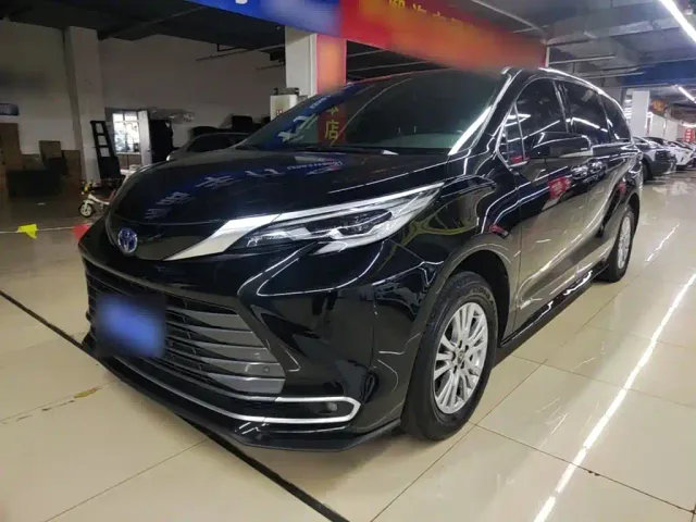 Фотография автомобиля — Toyota Sienna