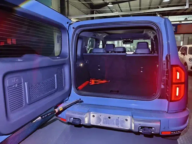 BYD FangChengBao Leopard 5 — Фото автомобиля 18