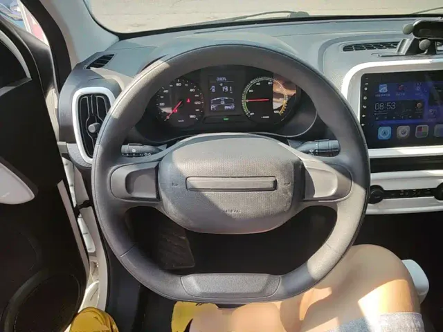 Roewe Clever — Фото автомобиля 10