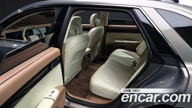 Hyundai Grandeur Grandeur (GN7) 2.5 Бензин 2WD — Фото автомобиля 12