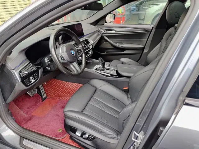 BMW 5 Series — Фото автомобиля 7