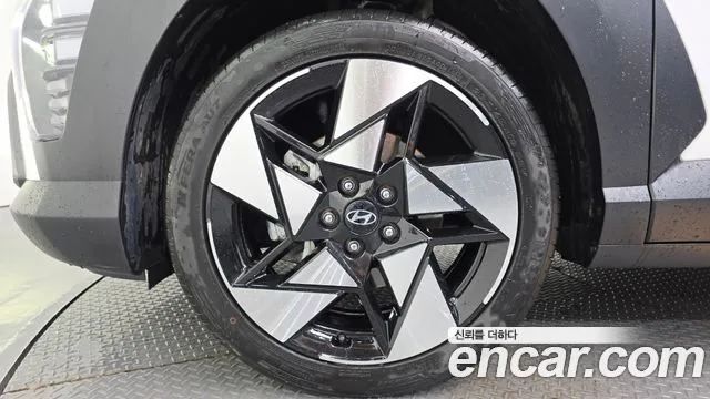Hyundai Kona — Фото автомобиля 5