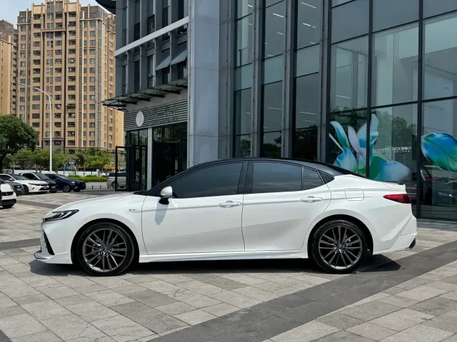 Toyota Camry — Фото автомобиля 3