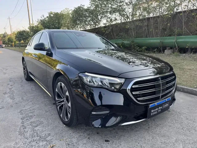 Mercedes-Benz E-Class — Фото автомобиля 6