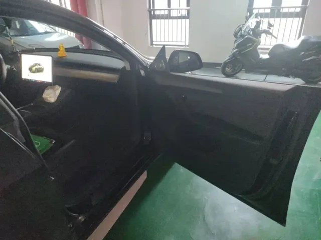 Tesla Model Y — Фото автомобиля 19