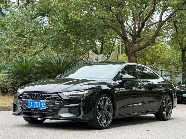Фотография автомобиля — Audi A7L