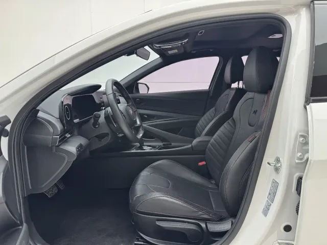 Hyundai Elantra — Фото автомобиля 18