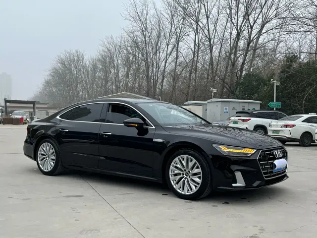 Audi A7L — Фото автомобиля 8