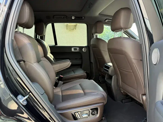 Li Auto L8 — Фото автомобиля 11