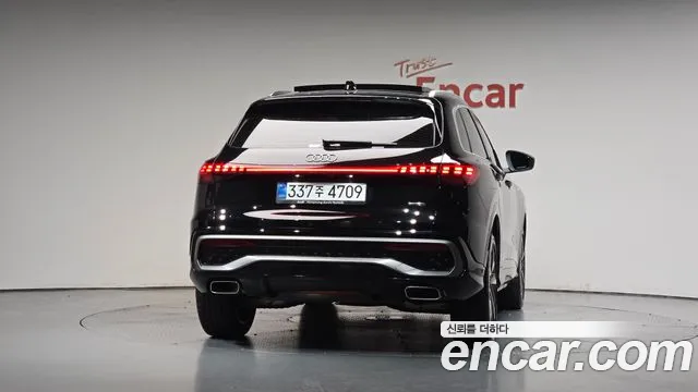 Audi Q5 40 TFSI quattro S Line — Фото автомобиля 4