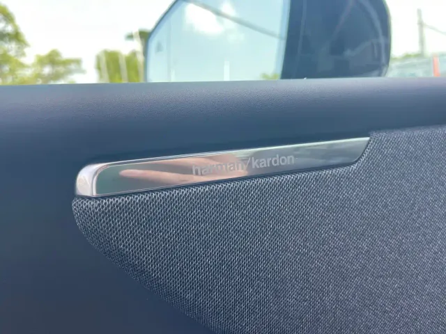 Volvo XC70 Plug-in Hybrid — Фото автомобиля 6
