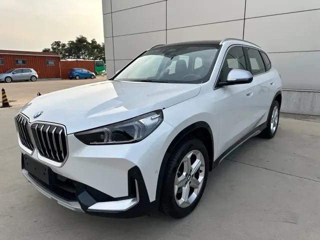 Фотография автомобиля — BMW X1