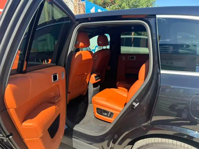 Li Auto L8 — Фото автомобиля 5