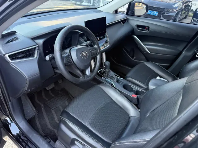 Toyota Corolla Cross — Фото автомобиля 3