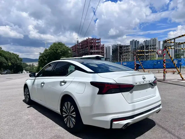 Nissan Teana — Фото автомобиля 9