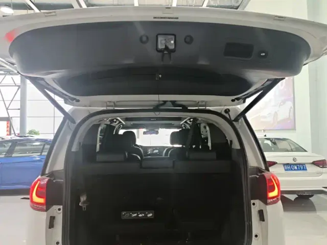 GAC Trumpchi M8 — Фото автомобиля 18