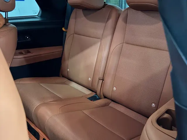 Li Auto L8 — Фото автомобиля 6