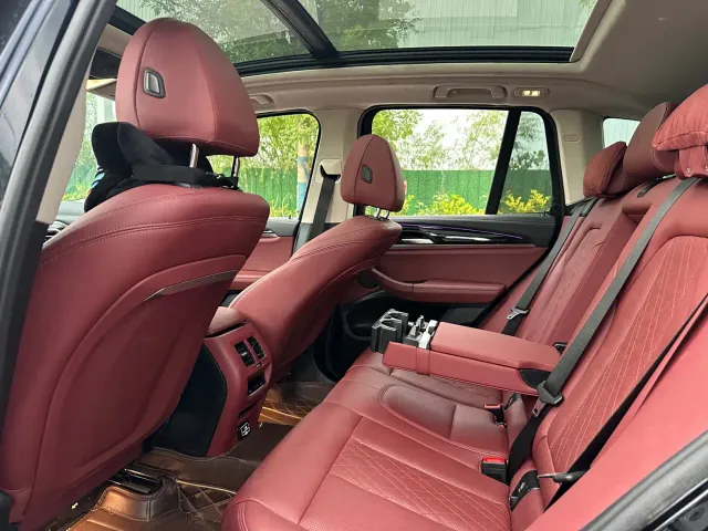 BMW iX3 — Фото автомобиля 8