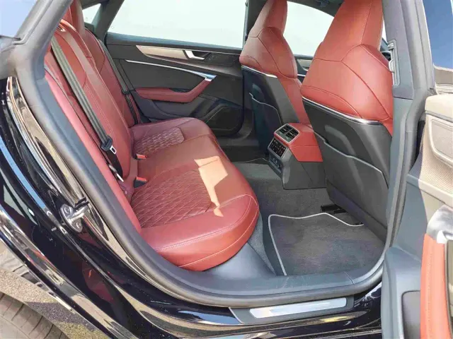 Audi A7L — Фото автомобиля 7