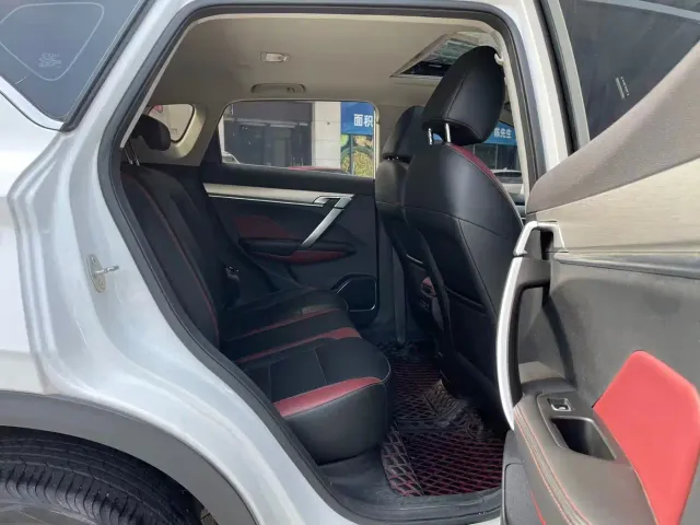 Geely Binyue — Фото автомобиля 10