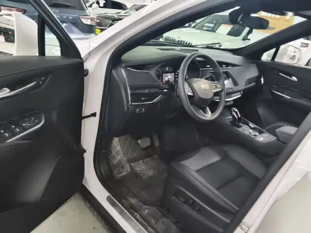 Cadillac XT4 — Фото автомобиля 15