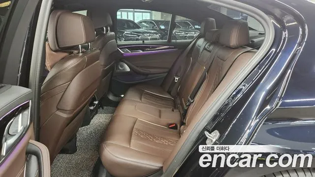 BMW 5-Series 5 серия (G30) — Фото автомобиля 13
