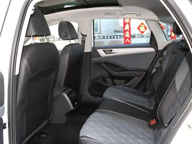 Volkswagen Sagitar — Фото автомобиля 11