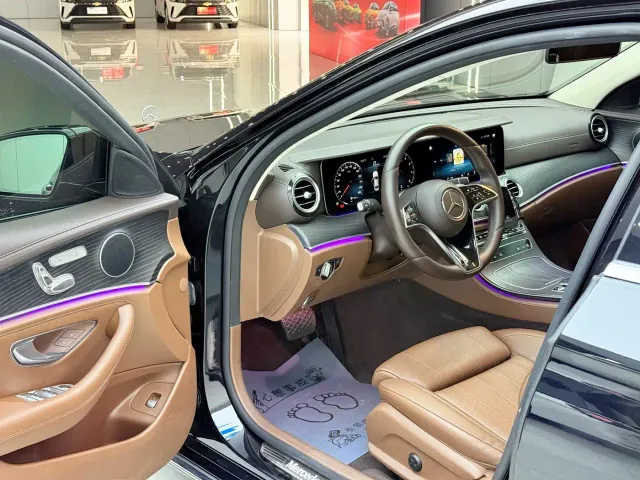 Mercedes-Benz E-Class — Фото автомобиля 4
