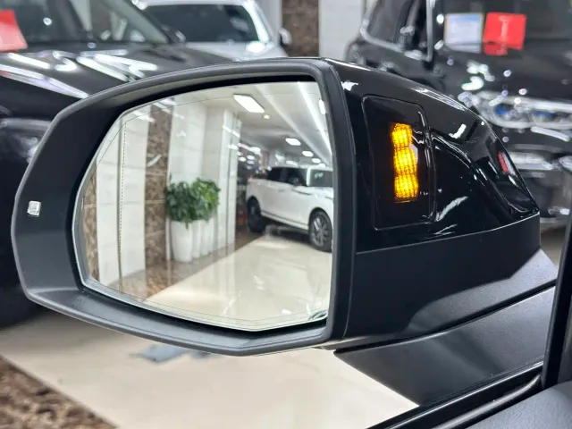 Audi Q7 — Фото автомобиля 24