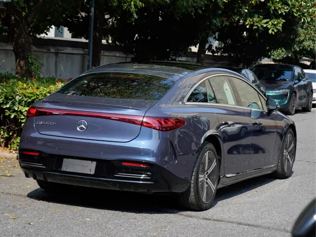 Mercedes-Benz EQS — Фото автомобиля 4