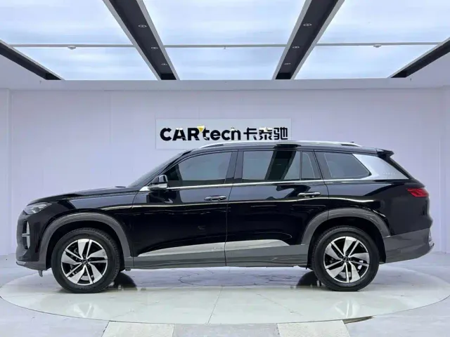 Audi Q6 — Фото автомобиля 2