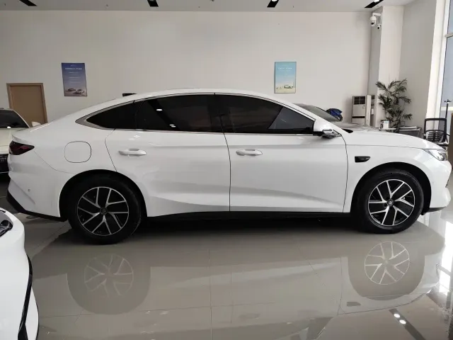 BYD Qin L — Фото автомобиля 5