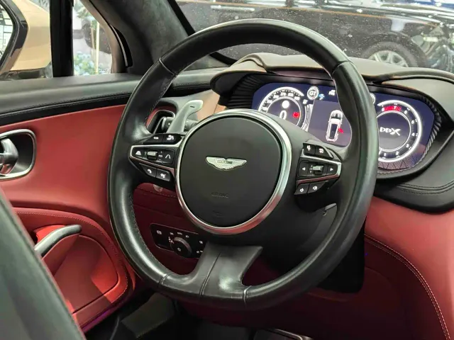 Aston Martin DBX — Фото автомобиля 10