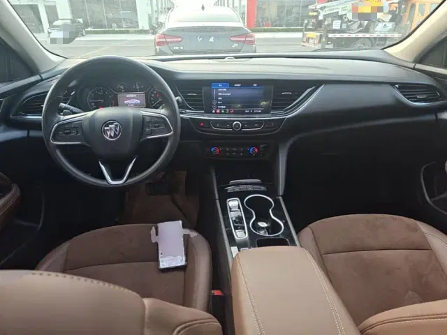 Buick Regal — Фото автомобиля 5