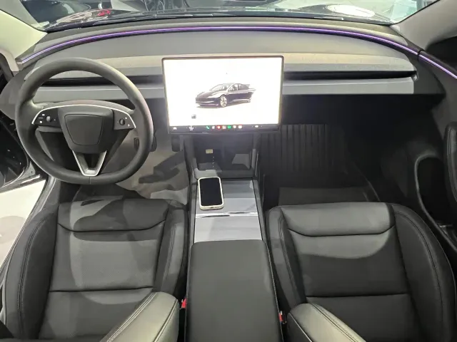 Tesla Model 3 — Фото автомобиля 9