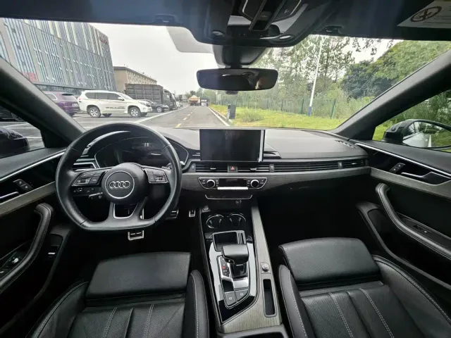 Audi A4L — Фото автомобиля 5