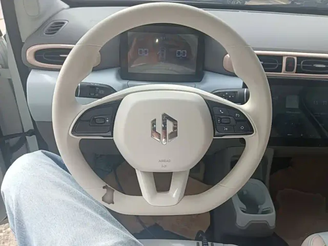 Leapmotor T03 — Фото автомобиля 10
