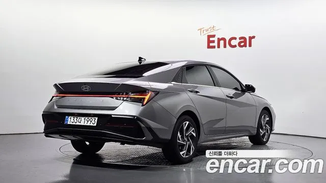 Hyundai Avante CN7 — Фото автомобиля 2