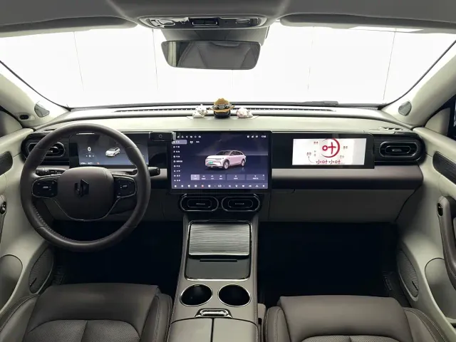 Leapmotor C11 — Фото автомобиля 10