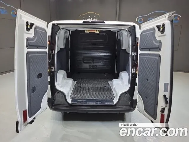 Kia PV5 — Фото автомобиля 20